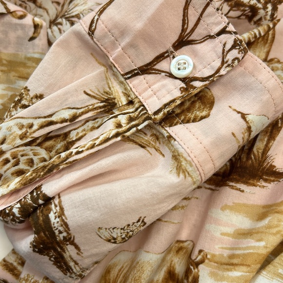 J McLaughlin Pink Brown Cotton Safari SZ M Elephant Zebra Giraffe Button Shirt - Picture 6 of 7